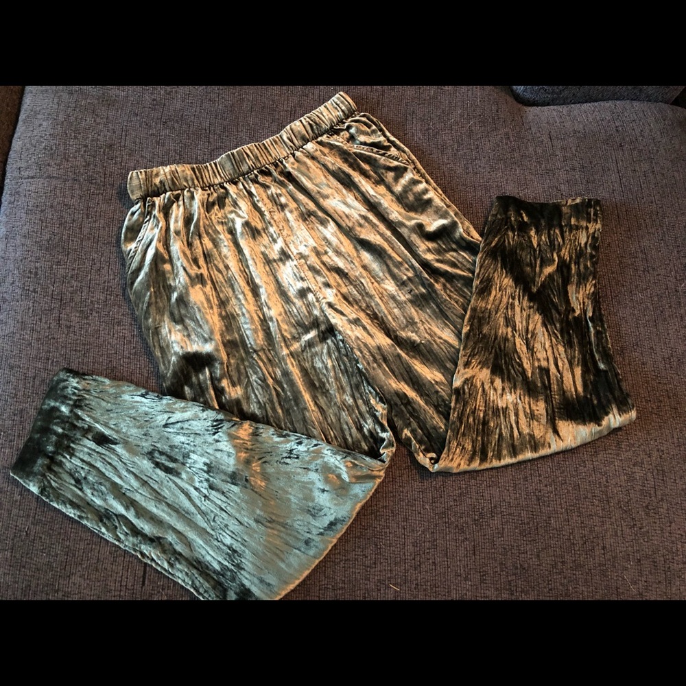 NWOT Anthropologie Crushed Velvet High Rise Pants in Olive (Size XS)